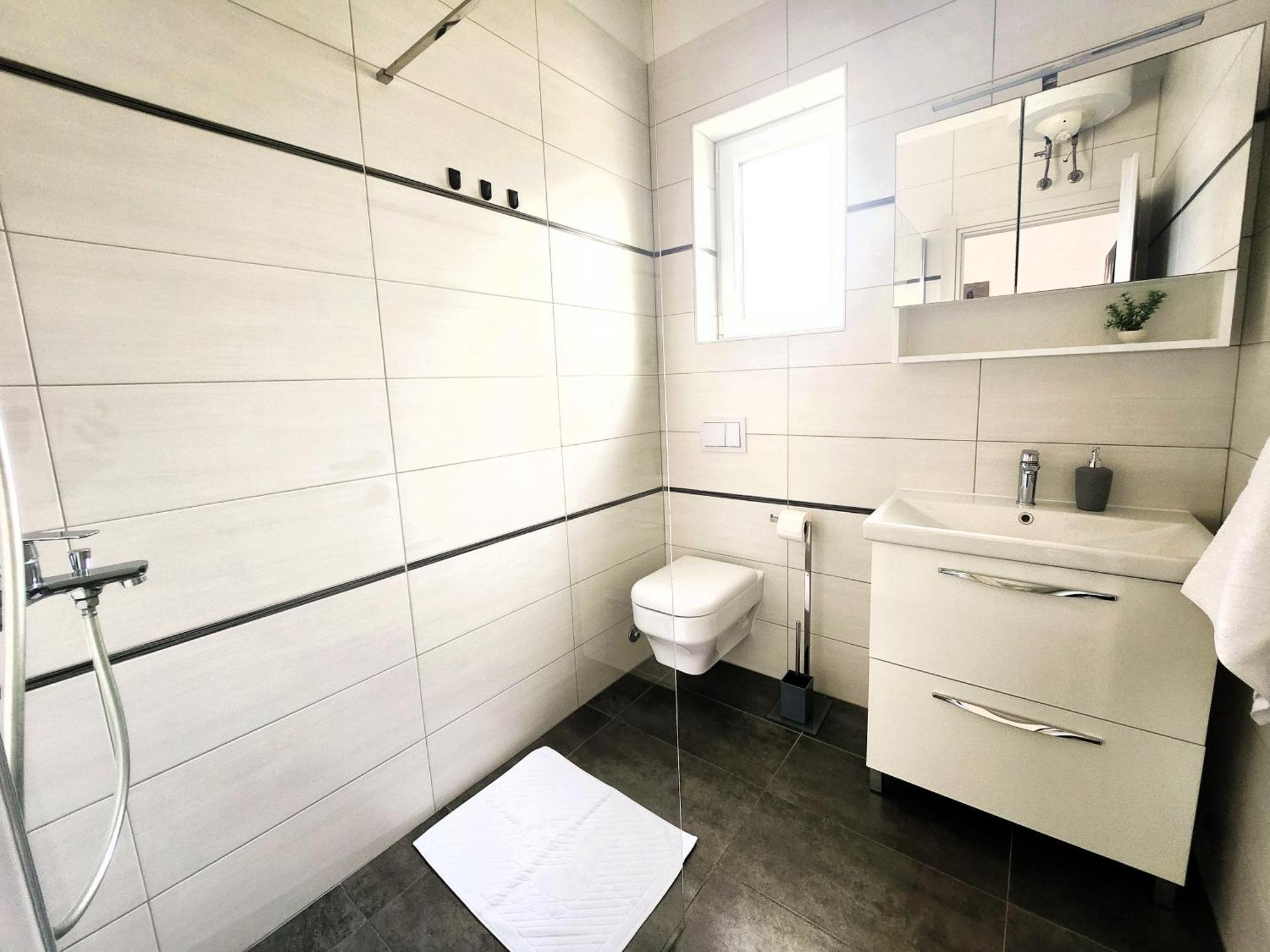 Apartments Maestral Malinska Ngoại thất bức ảnh