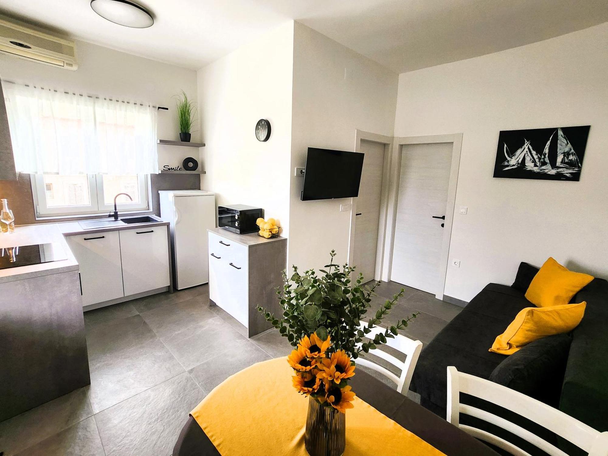 Apartments Maestral Malinska Ngoại thất bức ảnh