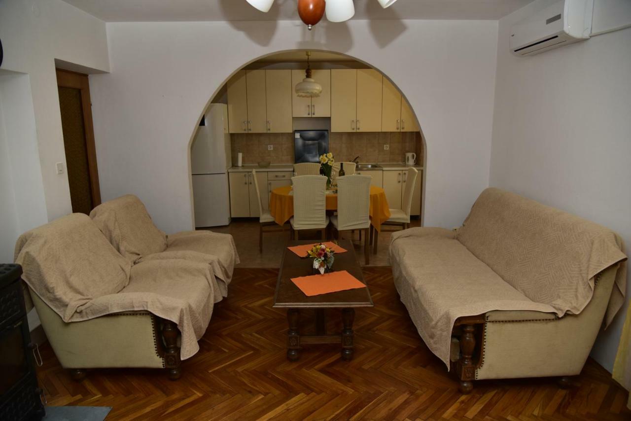 Apartments Maestral Malinska Ngoại thất bức ảnh